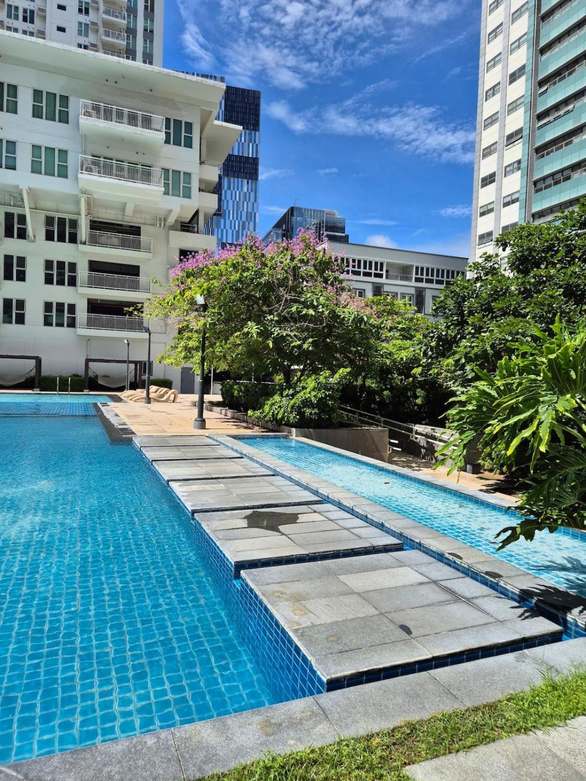 Apartment Solinea, New Ayala Mall, Across Business Park, Amazing Pool, Gym *