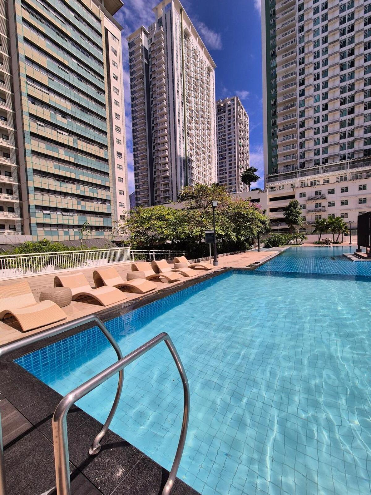 Apartment Solinea, New Ayala Mall, Across Business Park, Amazing Pool, Gym Cebu